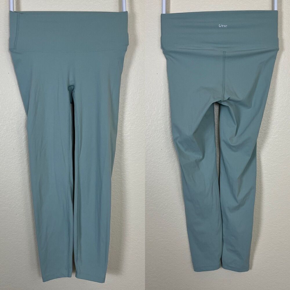 5 One Women's Size S Sage Green Seamless 7/8 Leggings Athletic Activewear Hiking